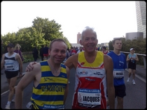Jacques & Arnaud, les centbornards, ne sont pas sur les genoux !
