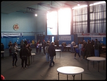 vue d'ensemble de la salle pendant les inscriptions ...