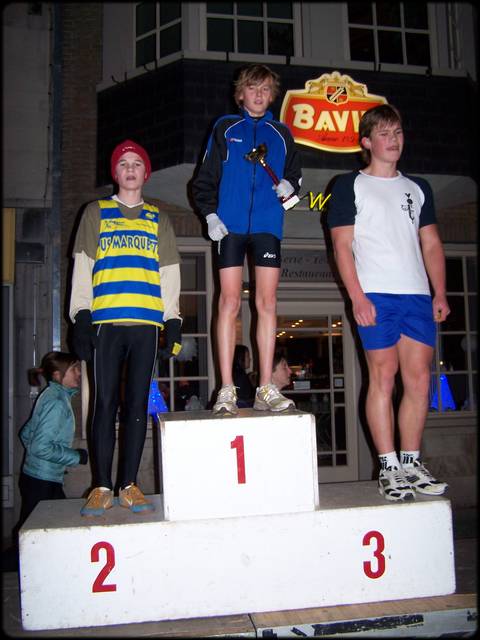 Adrien Lejeune sur la 2me marche du podium ...