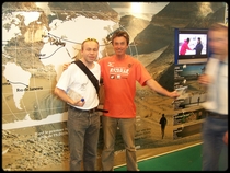  l'expo-marathon la veille, avec Serge Girard ...