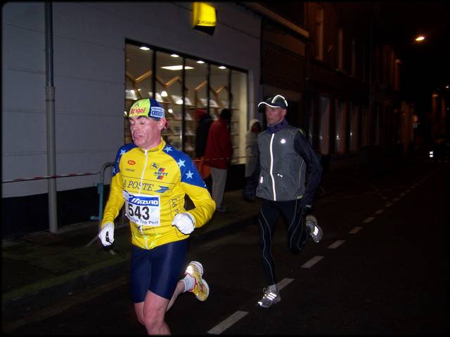 la lutte est terrible en tte de course ...