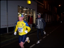 la lutte est terrible en tte de course ...