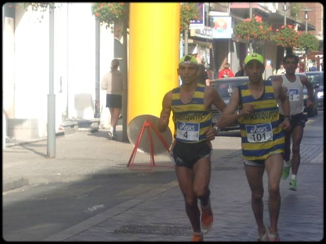 Didier & Brahim au passage du semi-marathon ...