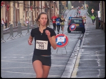 une des fminines en tte du 5 Kms ...