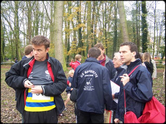 pendant ce temps, on pingle les dossards ...