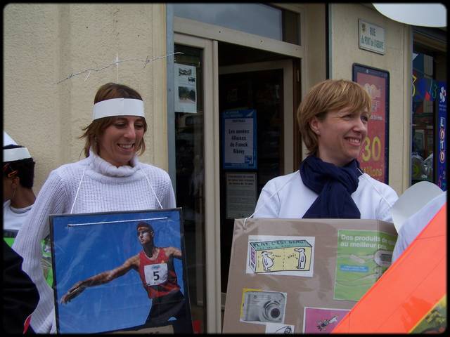 Carole et Brigitte joue les speakerines ...