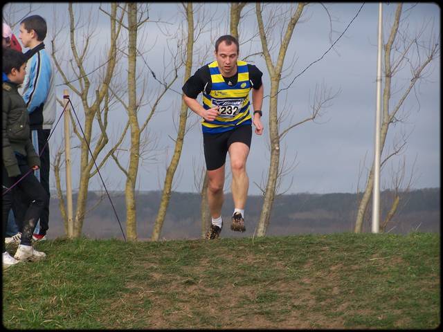 Vincent Dedes ngocie la butte difficile du parcours ...