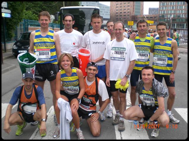 le groupe marquettois avant le dpart du marathon de la Route du Louvre ...