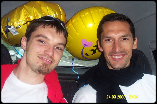 on amne en voiture les meneurs d'allure relayeur au 21me Km ...
