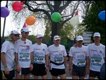 les meneurs d'allure  15' du dpart du marathon ...