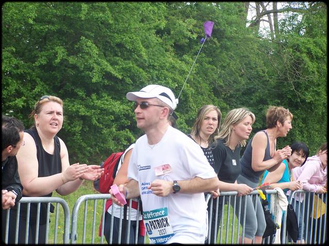 l'arrive de Patrick, meneur d'allure en 3 H 45' ...