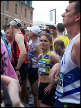 Agns Legrand, concentr au dpart du marathon ...