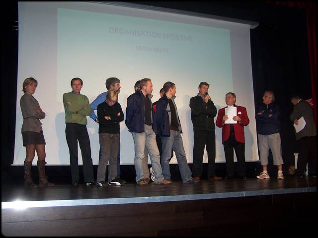 Didier Lieven, vice-Prsident sportif et entraineur prend le micro ...
