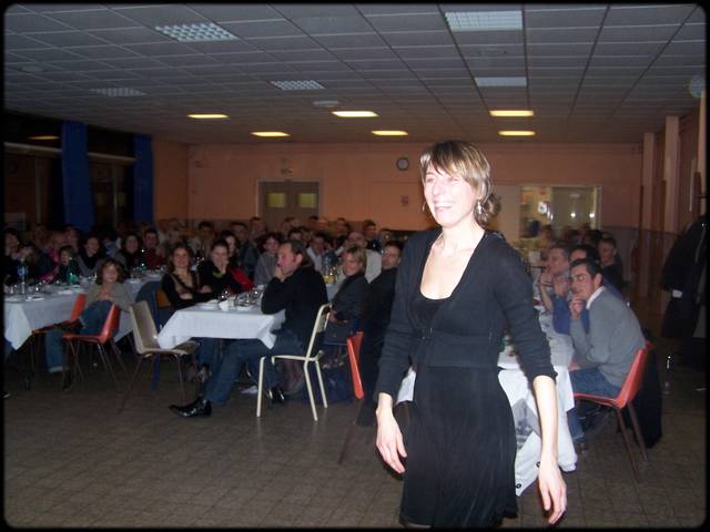 Carole, heureuse gagnante  la tombola ...