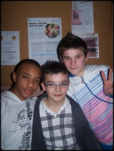 les garons font bande  part ...